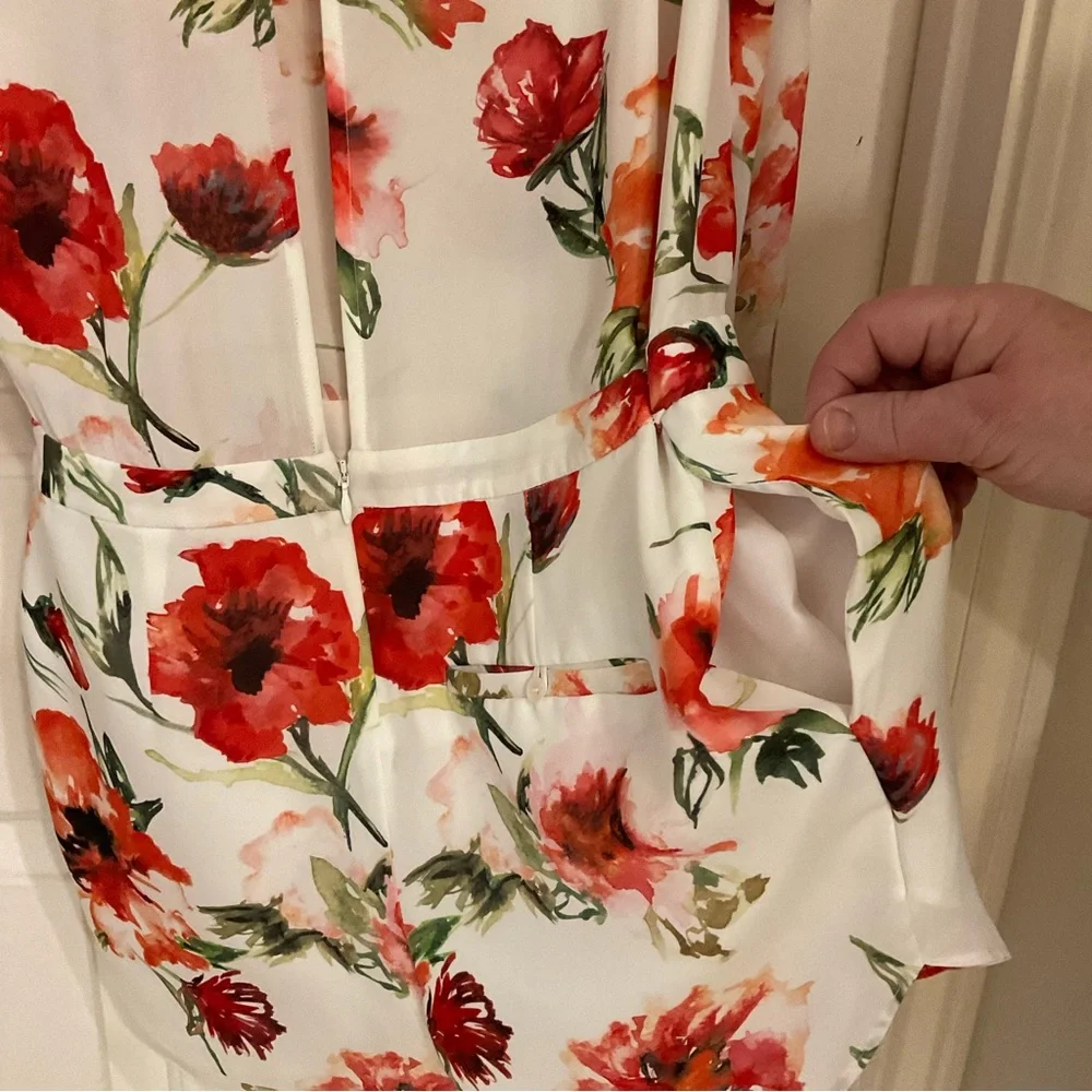 Haute Hippie silk floral romper shorts, long sleeves, v-neck.  Darling!  Size XS - Picture 12 of 16